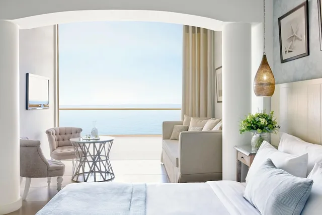 جناح جونيور بسرير كوين بإطلالة على البحر مع أريكة، Sani Beach 4/7