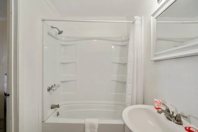 غرفة بسريرين مزدوجين وسرير كوين وسريرين مزدوجين، OYO Hotel Rockport- Bay View 4/5