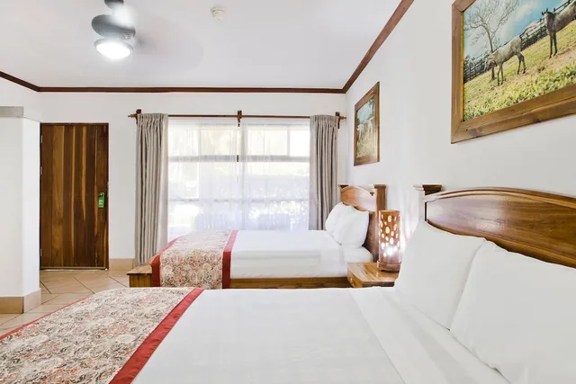 غرفة سوبيريور بسريرين مزدوجين، Hacienda Guachipelin Hotel 3/9