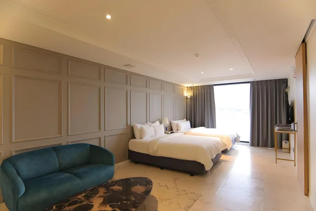 جناح ملكي بمسبح خاص، Hotel Gite 2/2