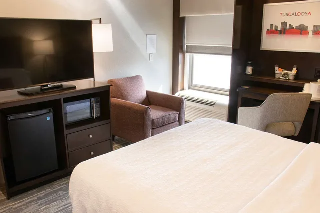 غرفة بسرير كوين بحوض استحمام لذوي الإعاقة، Hampton Inn Tuscaloosa-University 4/6