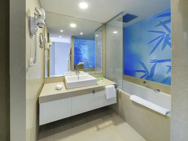 غرفة كلاسيكية بسرير مزدوج بإطلالة على المتنزه، Rixos Premium Dubrovnik 10/10