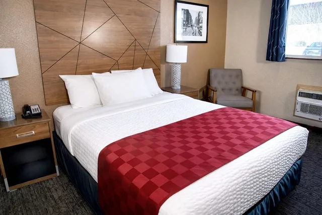 Room, Queen Bed, Smoking, Americas Best Value Inn - Lynnwood / Seattle 3/7