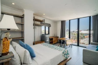 غرفة ديلوكس بسرير كوين، Komodo Suites Downtown 2/2