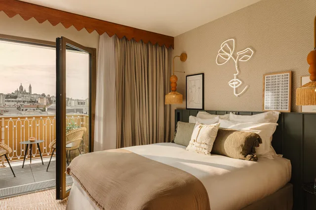 غرفة كلاسيكية بسرير مزدوج أو سريرين منفصلين بإطلالة، Bloom House Hotel & Spa Paris 1/1