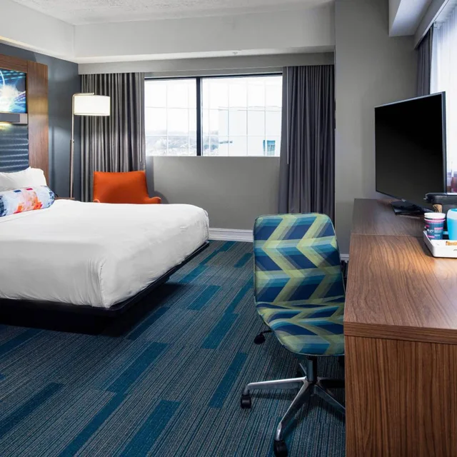 غرفة تقليدية بسرير كينج، Aloft Nashville West End 5/9