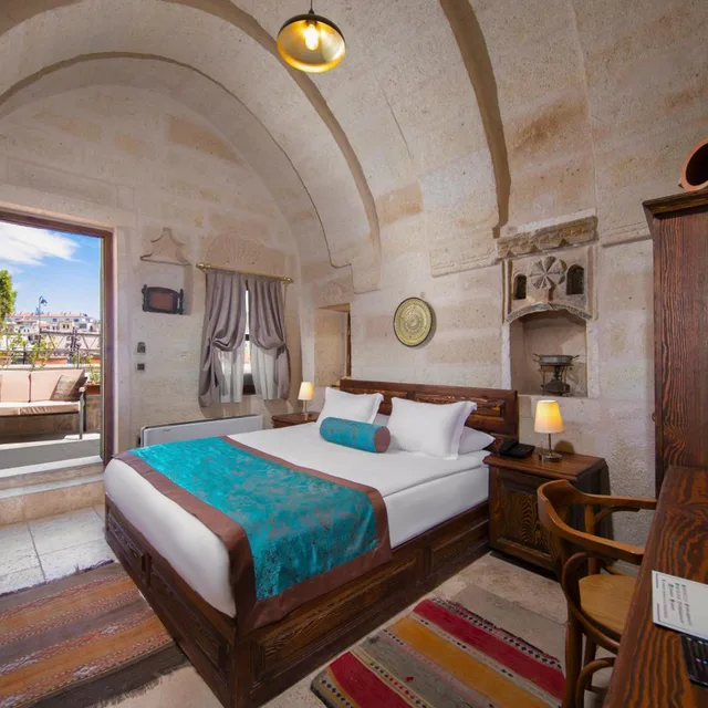جناح بجاكوزي، Cappa Via Cave Hotel 2/10