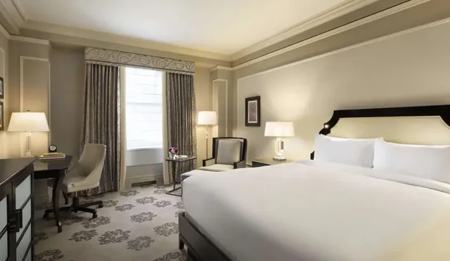 غرفة ديلوكس بإطلالة على المدينة، Fairmont Hotel Vancouver 2/2