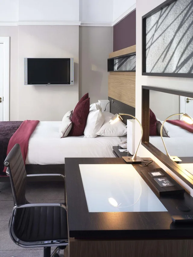 Room, Double Bed, The Hoxton Edinburgh 3/5
