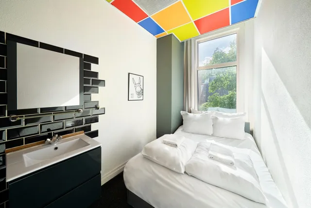 Private, Double Bed، Flying Pigs Uptown Hostel Amsterdam 2/3