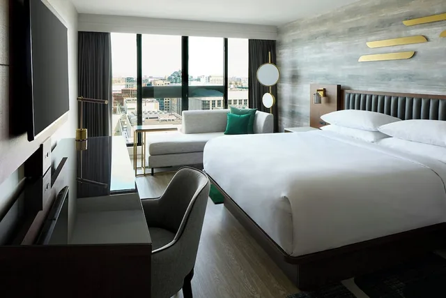 Concierge, King Bed, Club Lounge Access، Ottawa Marriott Hotel 2/8