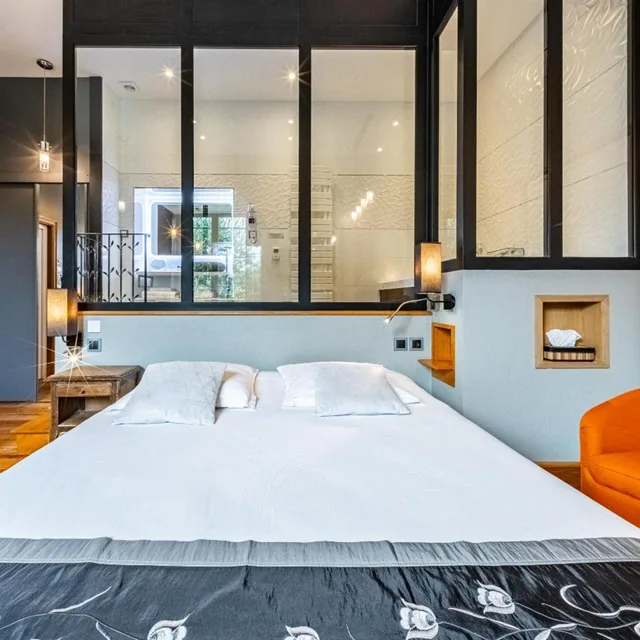 Superior, Double Bed, HOTEL DE LA CÔTE D’OR 7/10