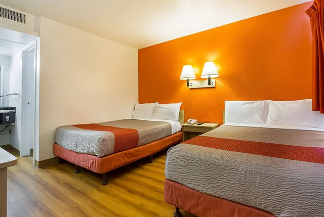 غرفة قياسية بسريرين مزدوجين، Motel6 Mesa, AZ - North 1/5