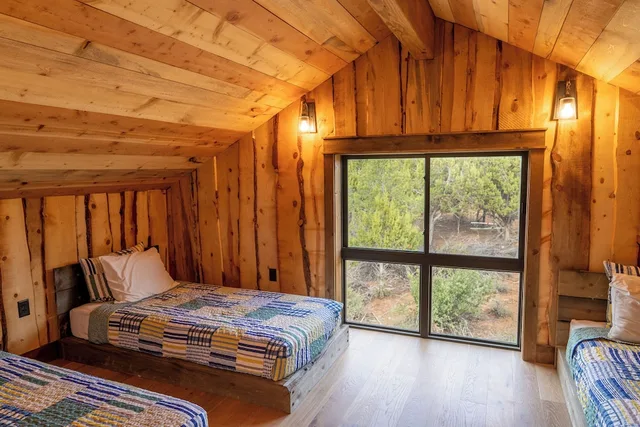 Lodge, 6 Beds, 3 King Beds, Zion Mountain Ranch 5/8