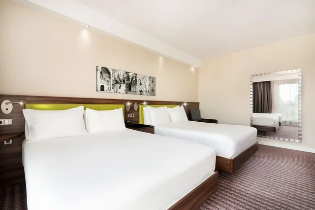 غرفة عائلية بسريرين كوين، Hampton By Hilton Krakow 2/9