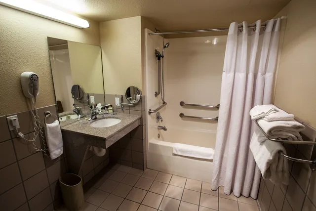 جناح استوديو بسرير كينج بحوض جاكوزي، Hawthorn Suites By Wyndham Napa Valley 7/8
