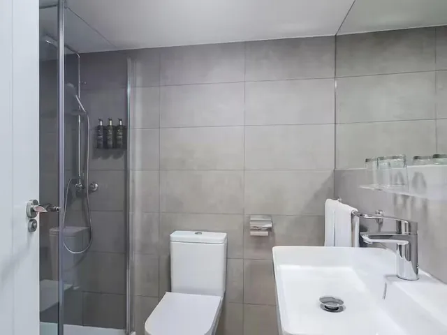 غرفة بسريرين منفصلين بشرفة، Hotel Costa Malaga (Adults Recommended) by Pierre & Vacances 9/10