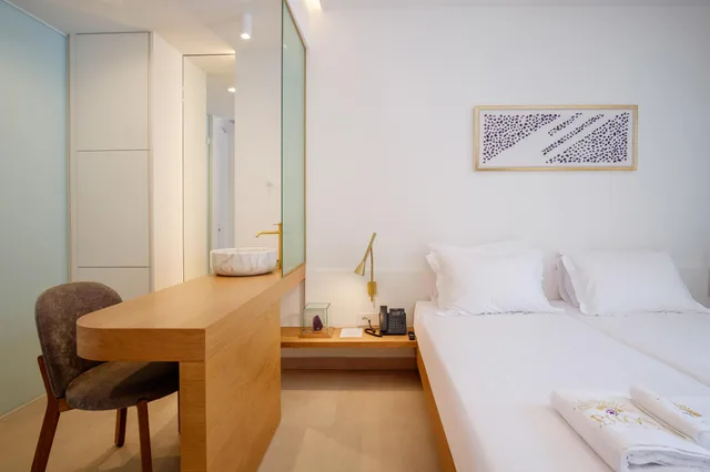 جناح جونيور، Phos Hotel - Adults Only 1/1