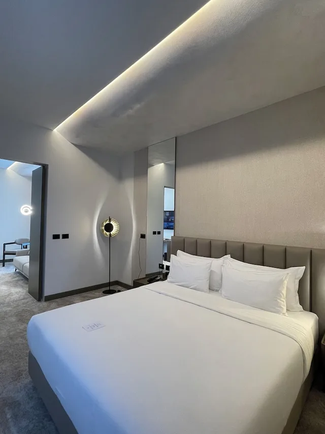 جناح ديلوكس بسرير كينج بشرفة مع أريكة، Grand Duka Hotel & Spa 4/9