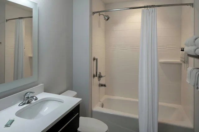 studio, multiple beds، Towneplace Suites By Marriott Foley At Owa 2/2