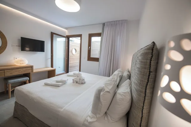 Honeymoon, Suite, King Bed, Pool and Sea View، Natura Luxury Boutique Hotel Skopelos 2/3