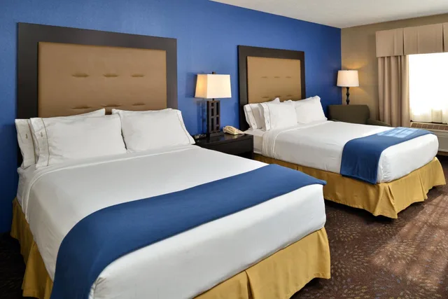 Standard, 2 Queen Beds, Bathtub, Accessible, Holiday Inn Express Hotel Suites Charlotte 1/6