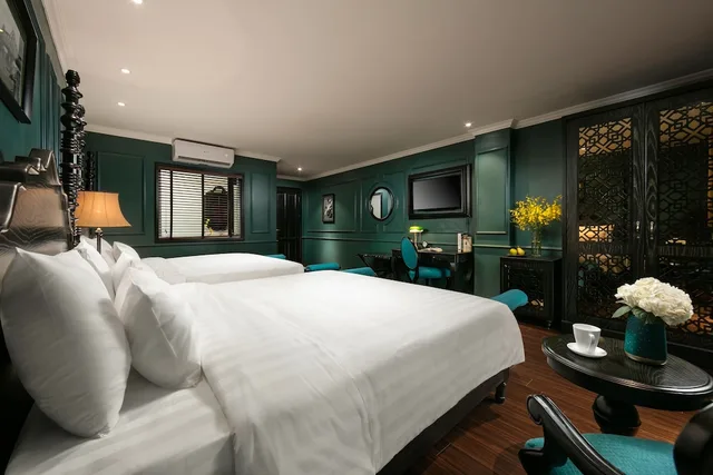 غرفة عائلية رباعية بسريرين كوين بشرفة، HANOI GOLDEN PALACE HOTEL 3/5