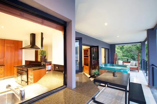 2 Bedrooms, Penthouse, 2 Bathrooms, Hot Tub, Balcony, Top Floor، at Waterfront Whitsunday Retreat - Adults Only 4/7