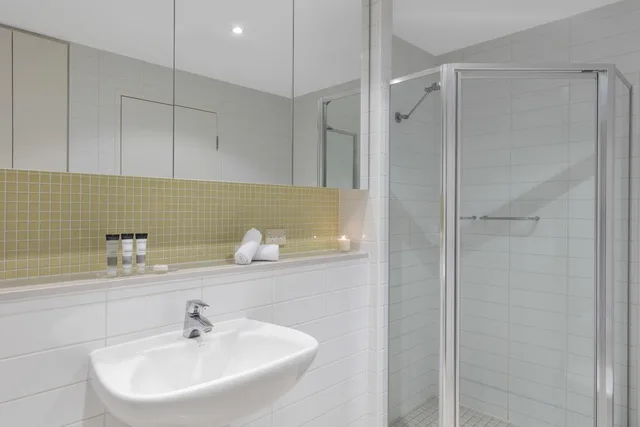 1 Bedroom, Executive, Apartment, Oaks Glenelg Liberty Suites 2/3