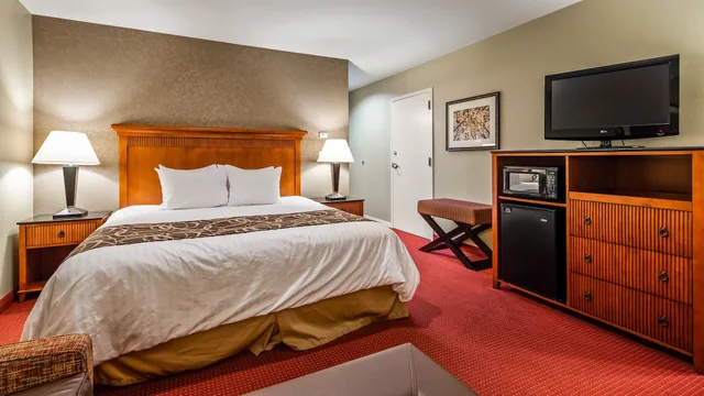 Standard, King Bed, Accessible, Best Western Plus Canyon Pines 1/6