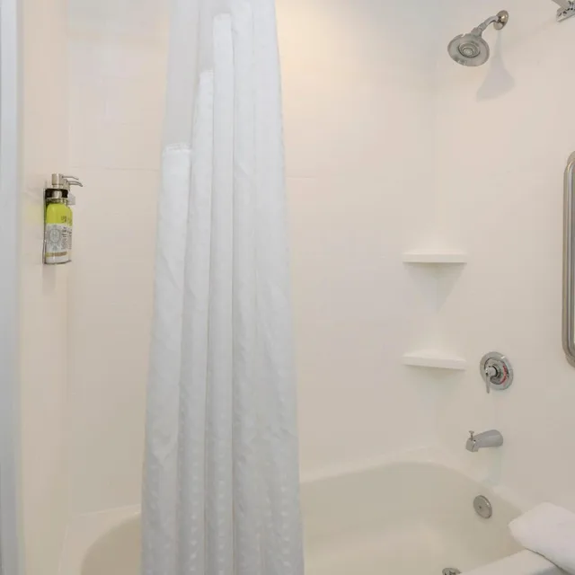 جناح بسرير كينج مع أريكة، Holiday Inn Express Hotel Suites Richwood Cincinnati South 8/8