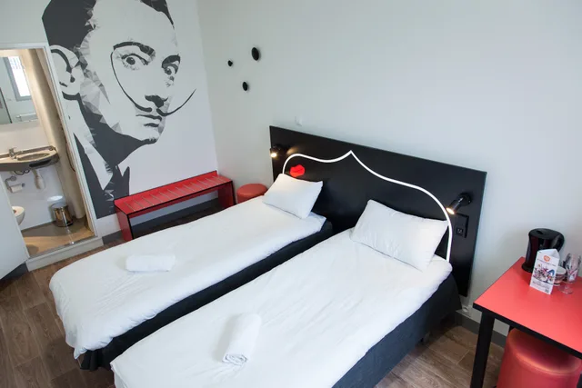 Standard, Twin Beds, St Christopher S Inn Paris Gare Du Nord 1/1
