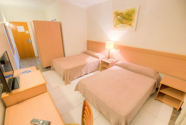 غرفة قياسية بسريرين منفصلين، Hotel Dan Inn Uberaba & Convencoes 1/3
