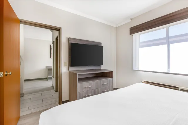 جناح بسرير كينج مع أريكة، Best Western Gold Poppy Inn 4/7