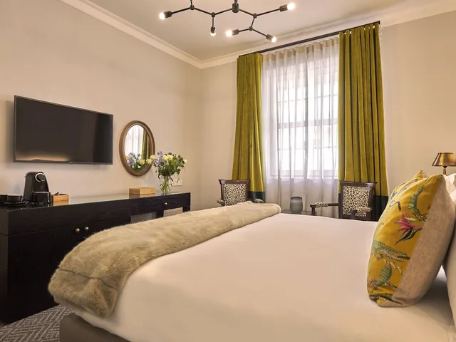 Classic Room, The Winchester Hotel 5/10