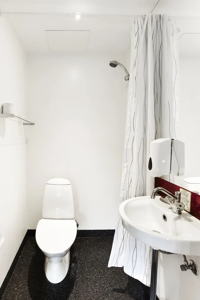 Economy, Queen Bed, Copenhagen Go Hotel 2/2