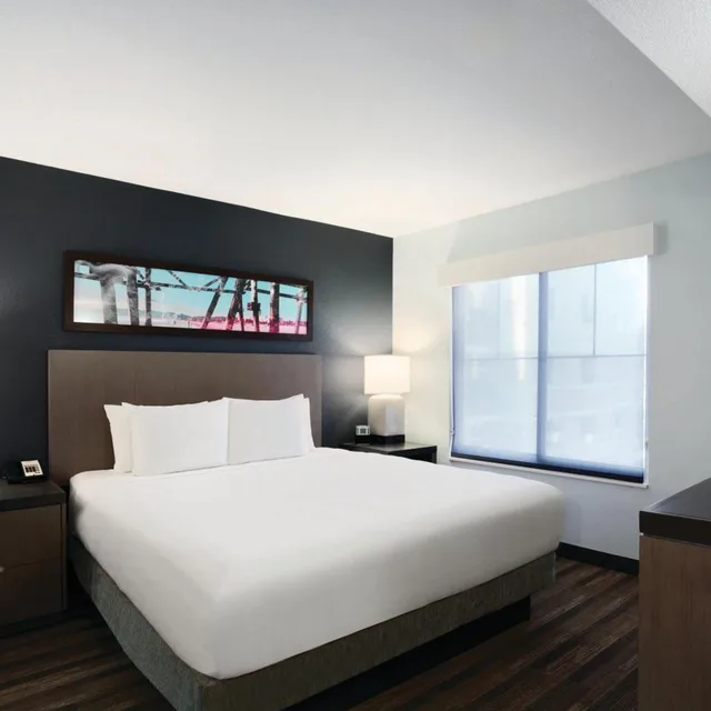 جناح استوديو بسرير كينج، HYATT house Pleasant Hill 1/5