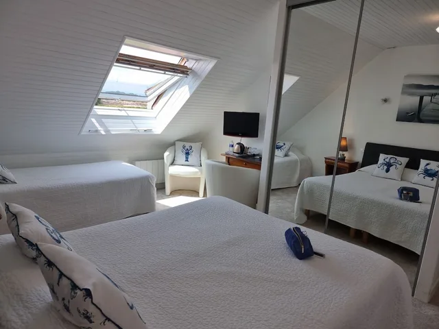 Room, Triple, 1 Queen and 1 Single Bed, La Malouiniere Des Longchamps 4/6