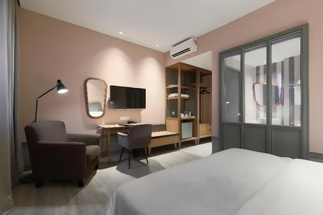Boutique، The Jesselton Hotel 1/1
