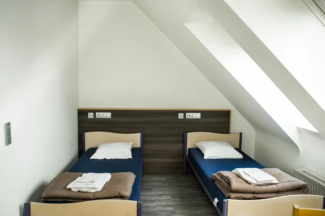 Room, Twin Beds, Generation Europe Youth Hostel 1/9