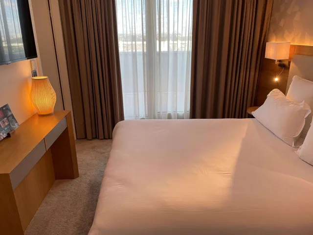 شقة بشرفة، Brit Hotel Paris Orly 2/10