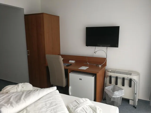 غرفة قياسية بسرير مزدوج، Hotel Yacht Wellness & Business 5/8