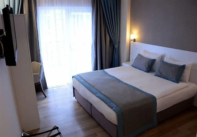 Standard, Double Bed, Parion House Hotel 4/8