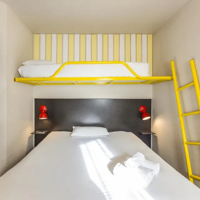 Pop, Triple, Double and Bunk Bed، Greet Hotel Limoges Nord 6/10
