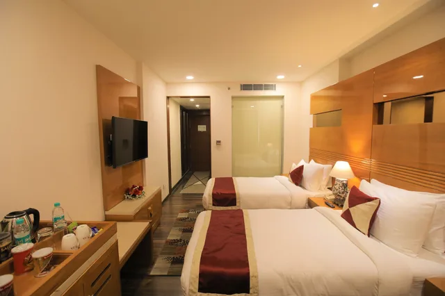 غرفة سوبيريور بسرير كينج، Hotel La New Delhi 3/6