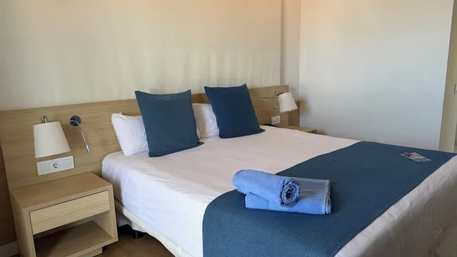 Junior Suite, Triple, King Bed, Aqua Hotel Onabrava 2/2