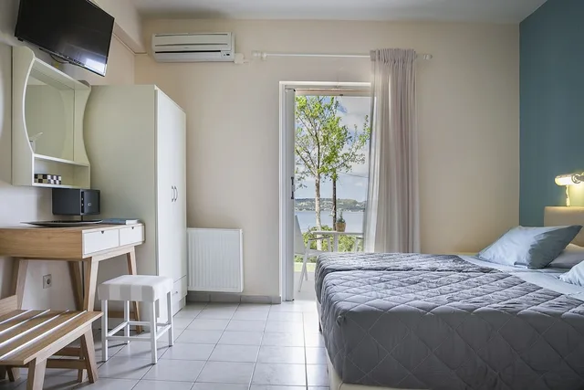 غرفة سوبيريور بسرير كينج بإطلالة على البحر بغرفة نوم واحدة، Panorama Fanari Studios Apartments 10/10