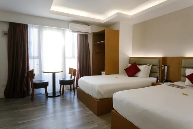 جناح كلوب بريفيليج بسريرين منفصلين، Regency Grand Suites 3/5