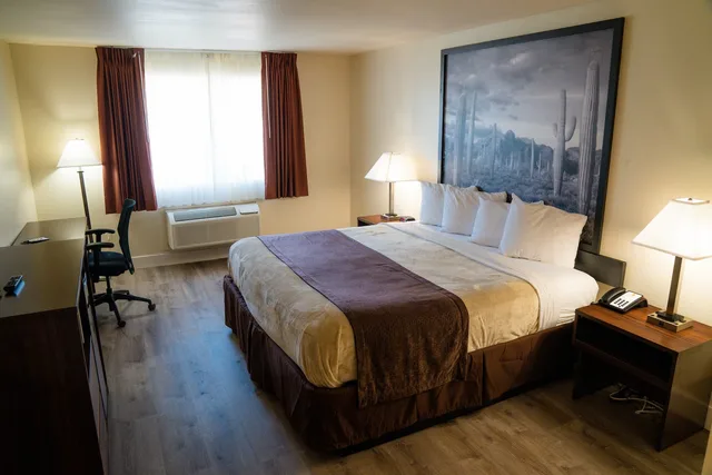 غرفة بسرير كوين لذوي الإعاقة، Super 8 by Wyndham Yuma 2/3