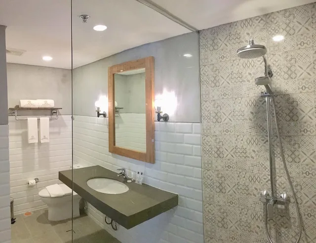 Deluxe, King Bed, Royale Parc Hotel Tagaytay 3/3